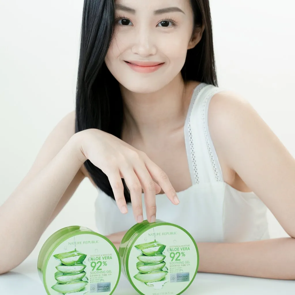 Gel Nha Đam Nature Republic Soothing & Moisture Aloe Vera 92% Kem dưỡng ẩm và làm dịu da 300ml