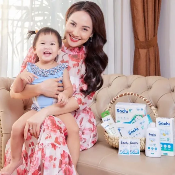 Nước Tắm Thảo Dược SACHI Hỗ Trợ Giảm Rôm Sảy, Cảm Cúm, Cảm Lạnh 250ml