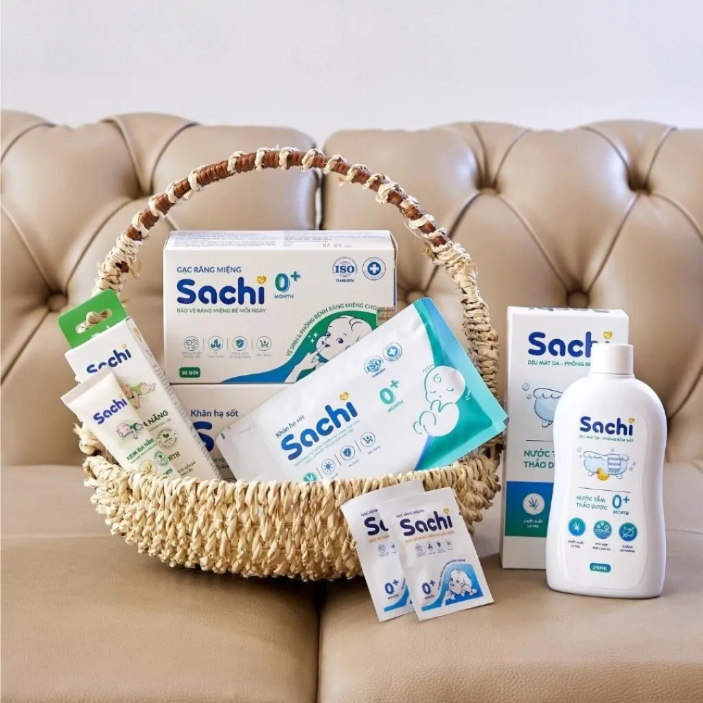 Nước Tắm Thảo Dược SACHI Hỗ Trợ Giảm Rôm Sảy, Cảm Cúm, Cảm Lạnh 250ml